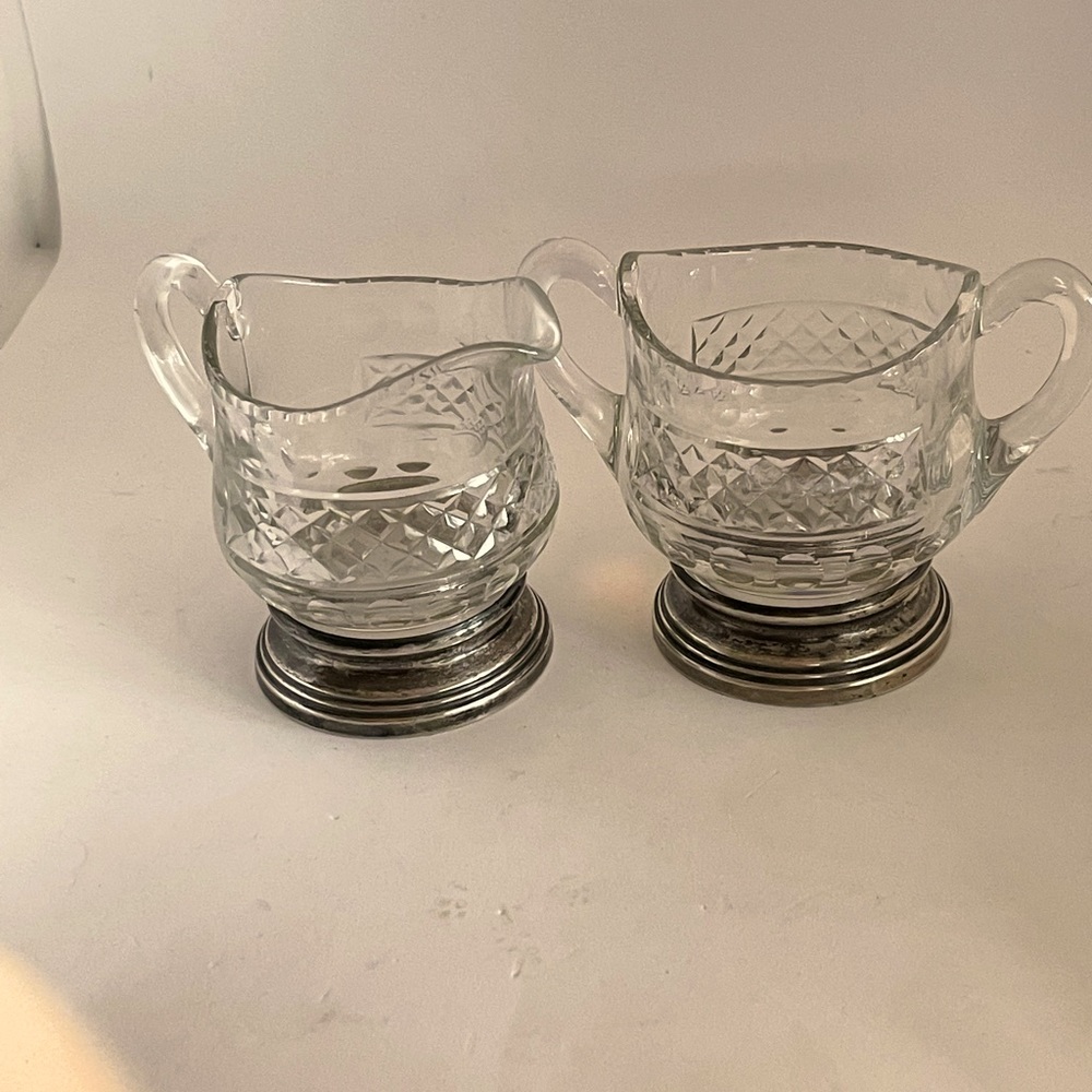 🎉🎉💫Vintage Cut glass Creamer & Sugar set sterling silver base